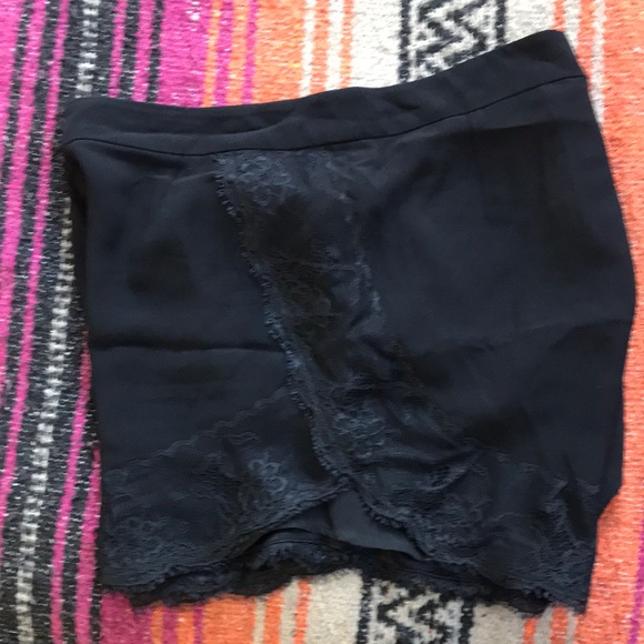 Reiss Tap Short - Picture 5 of 6